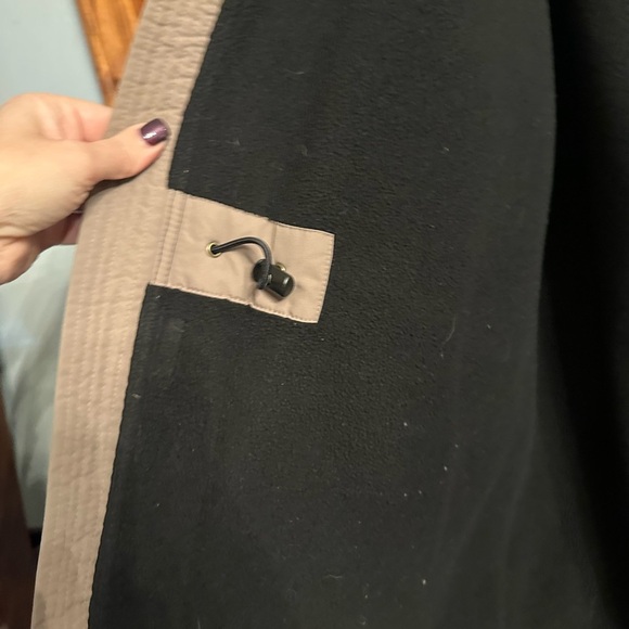 Beige Lands' End Winter Parka - Stylish & Functional! ❄️ - Picture 5 of 8